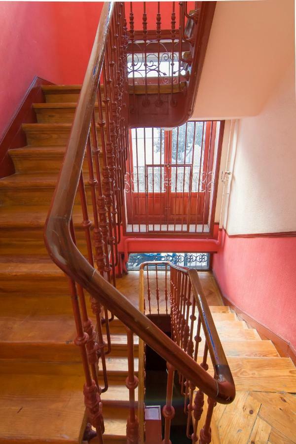 Sol Luxury Suites Madrid Bagian luar foto