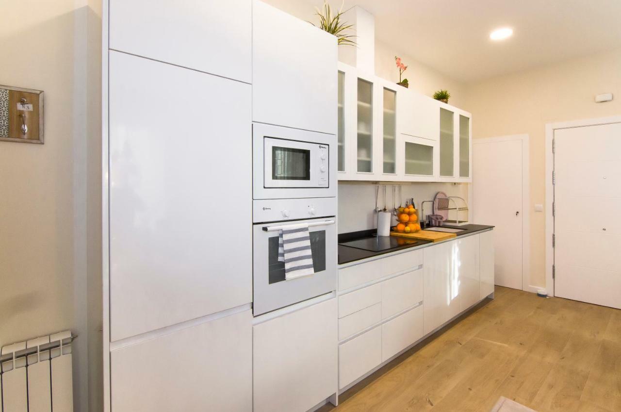 Sol Luxury Suites Madrid Bagian luar foto