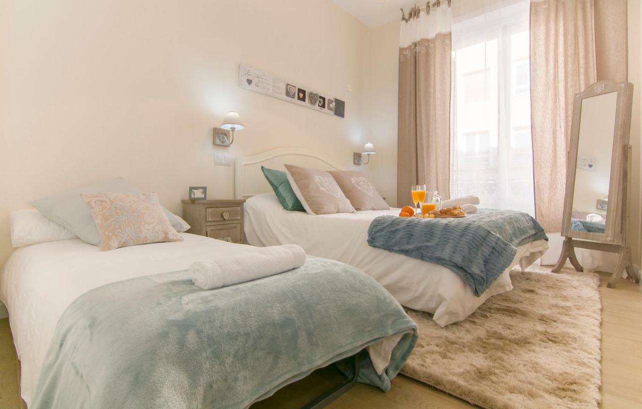 Sol Luxury Suites Madrid Bagian luar foto