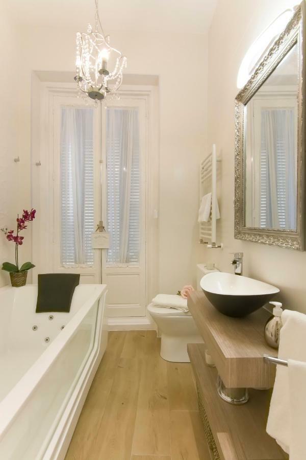 Sol Luxury Suites Madrid Bagian luar foto