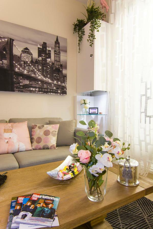 Sol Luxury Suites Madrid Bagian luar foto