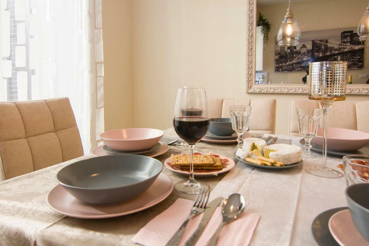 Sol Luxury Suites Madrid Bagian luar foto