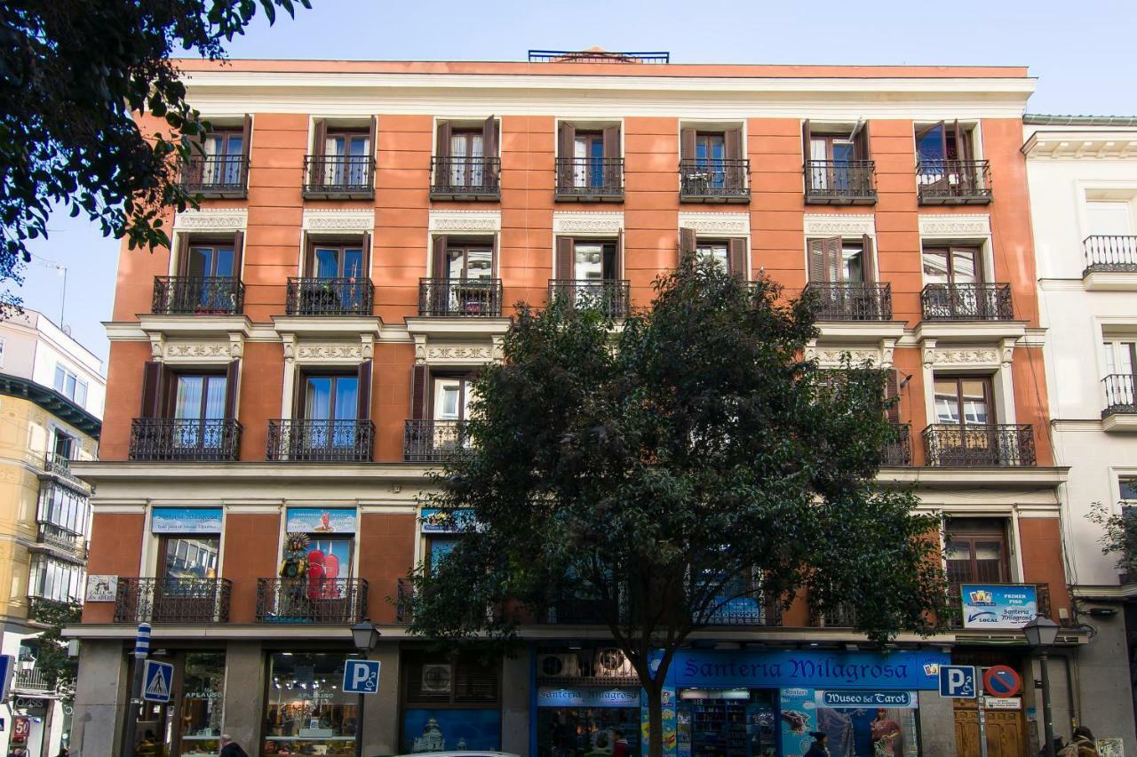 Sol Luxury Suites Madrid Bagian luar foto