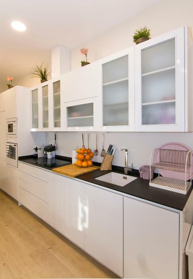 Sol Luxury Suites Madrid Bagian luar foto