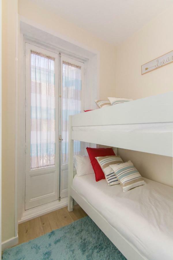 Sol Luxury Suites Madrid Bagian luar foto