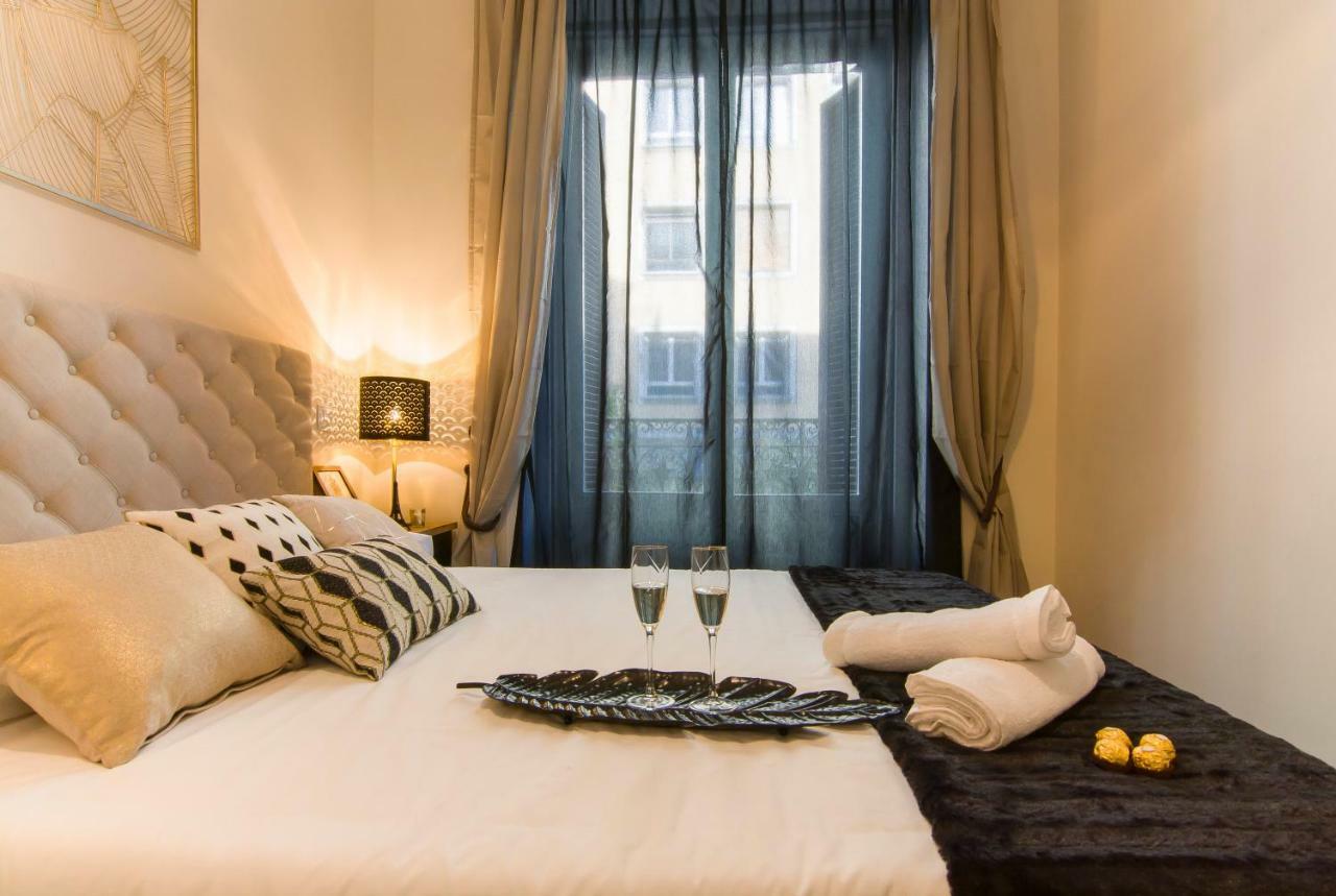 Sol Luxury Suites Madrid Bagian luar foto