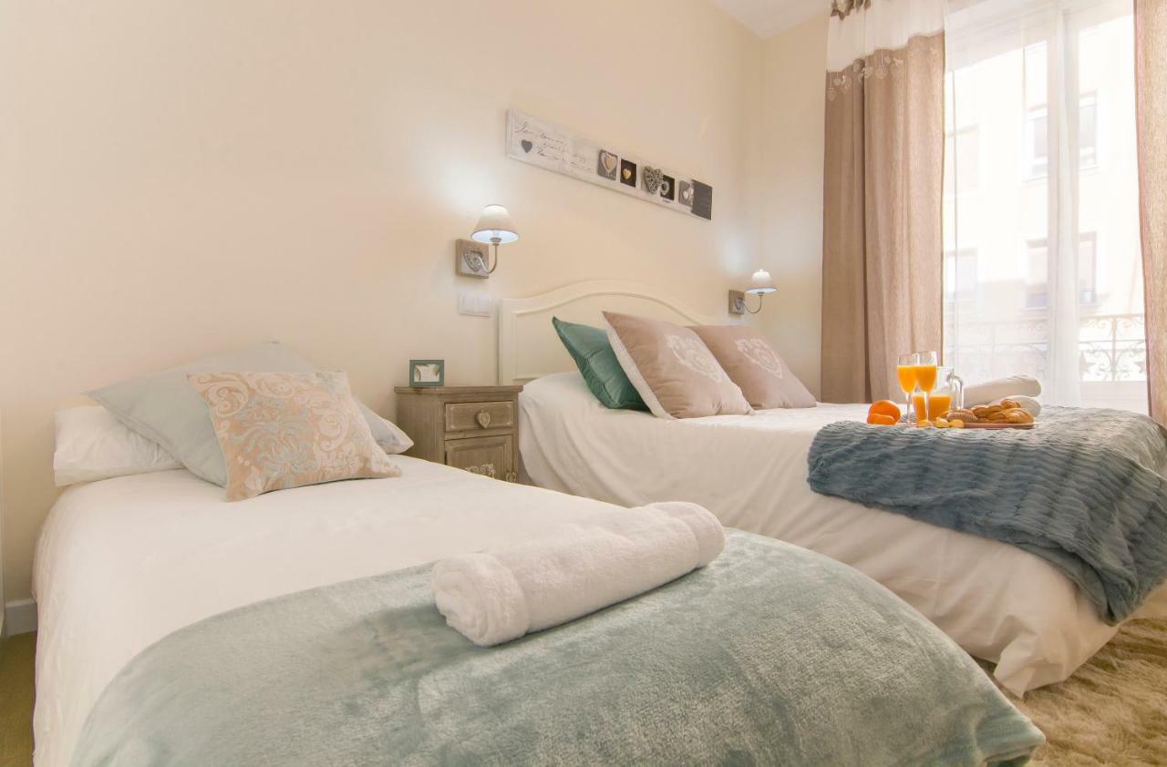 Sol Luxury Suites Madrid Bagian luar foto
