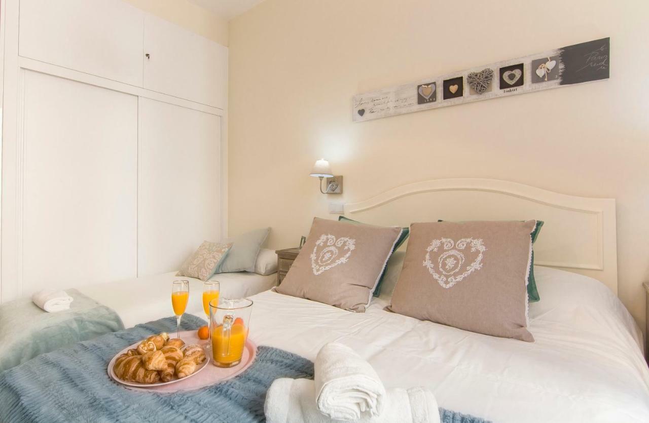 Sol Luxury Suites Madrid Bagian luar foto