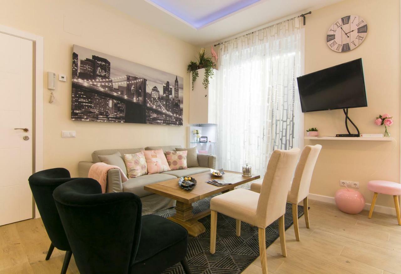 Sol Luxury Suites Madrid Bagian luar foto