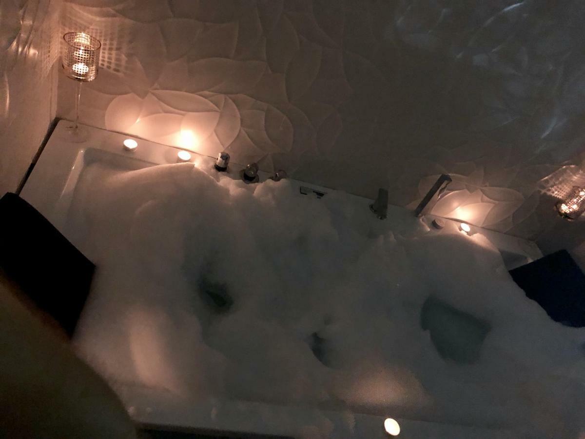 Sol Luxury Suites Madrid Bagian luar foto