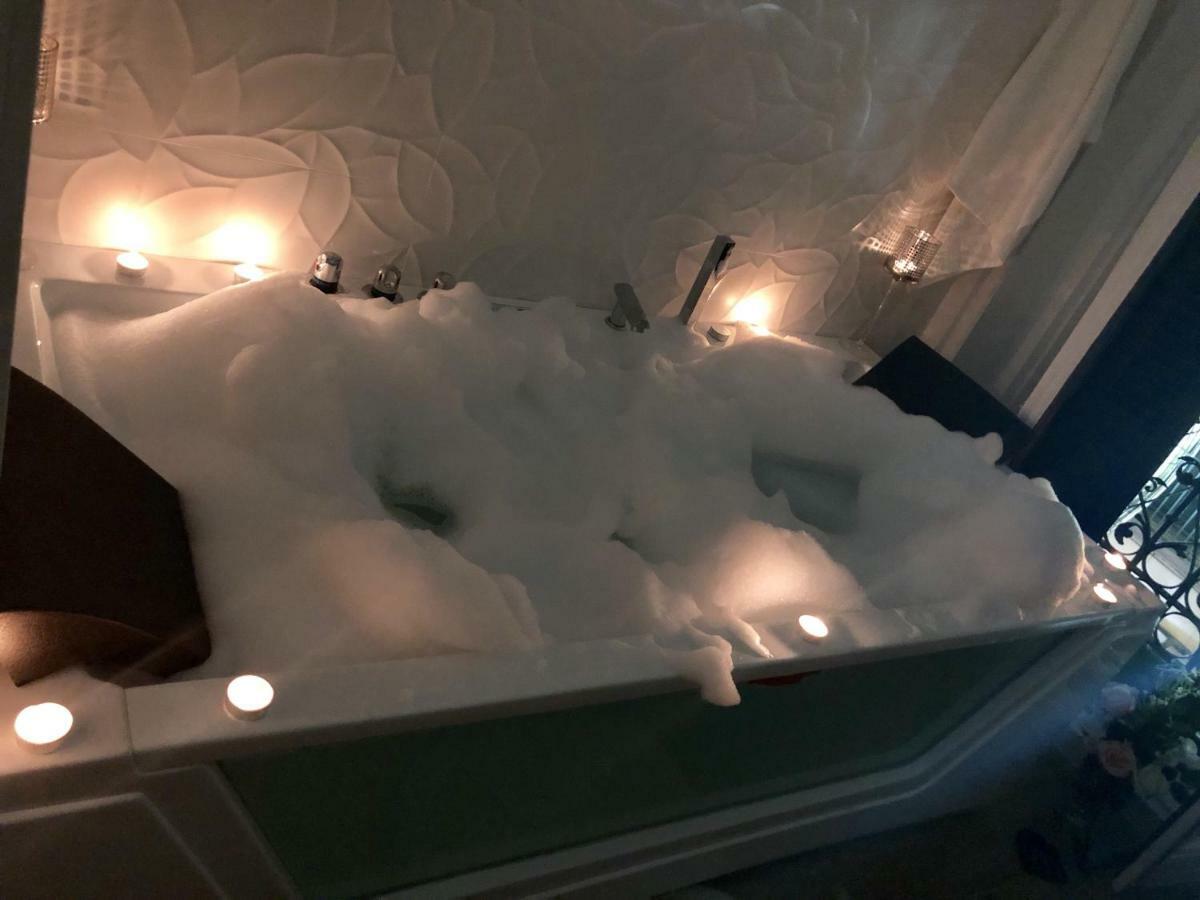 Sol Luxury Suites Madrid Bagian luar foto