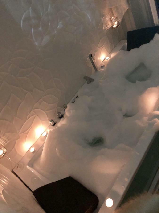 Sol Luxury Suites Madrid Bagian luar foto