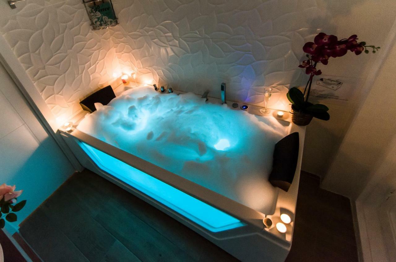 Sol Luxury Suites Madrid Bagian luar foto