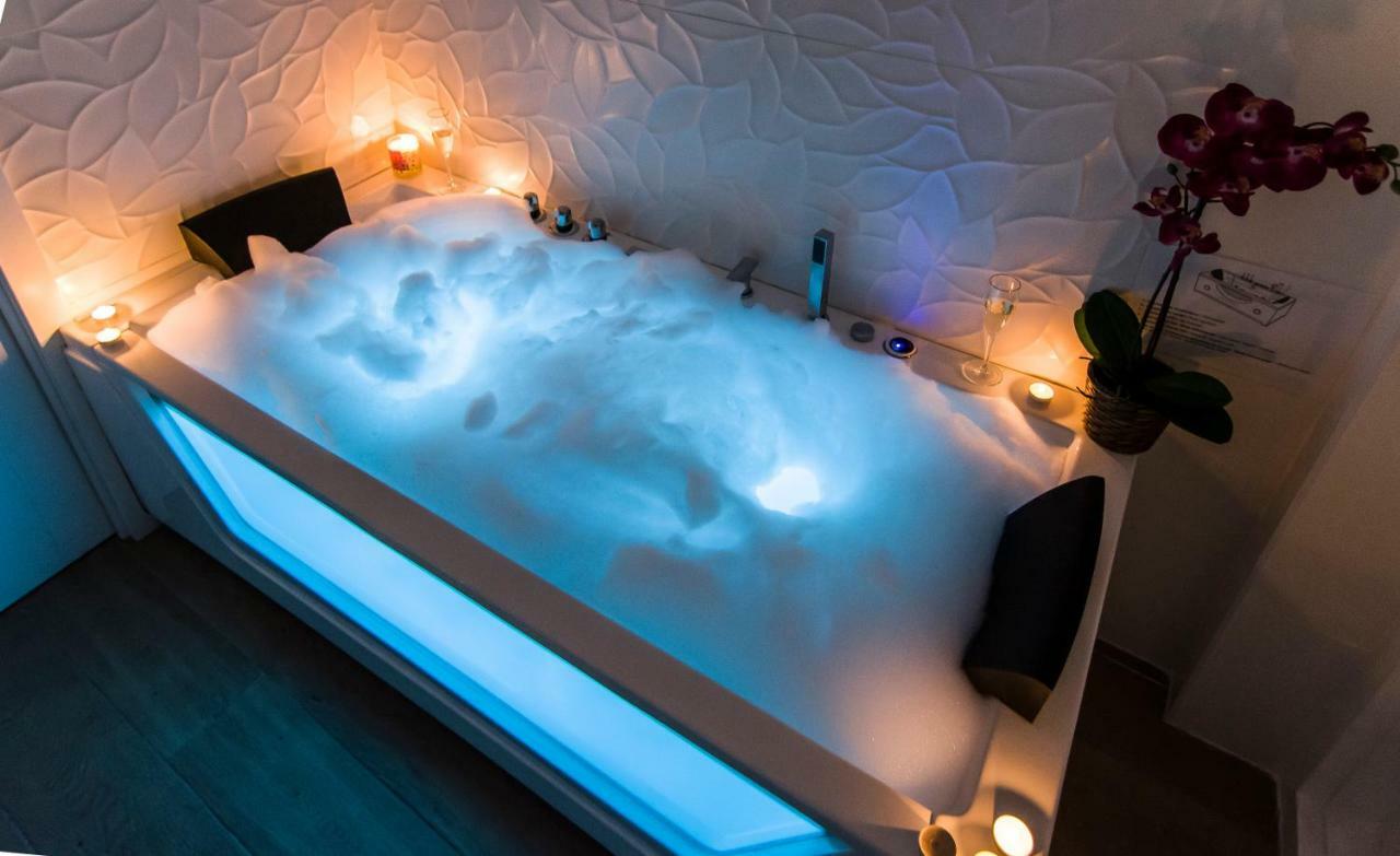 Sol Luxury Suites Madrid Bagian luar foto
